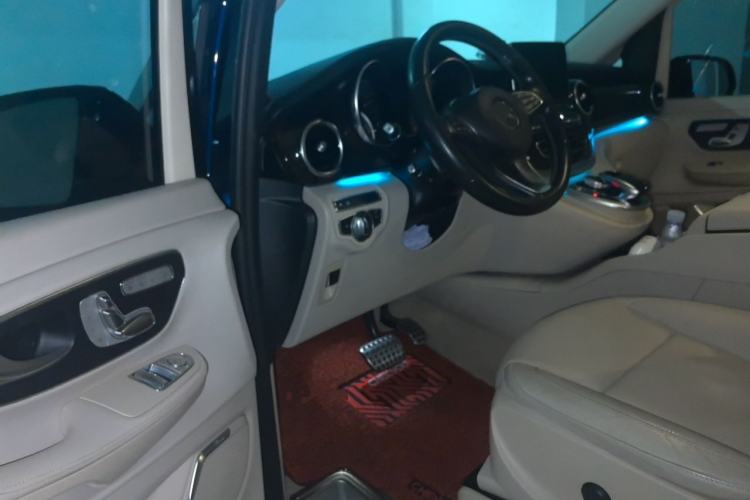 Used Mercedes-Benz V-Class 2017 V 260 Prestige Edition Driver Seat
