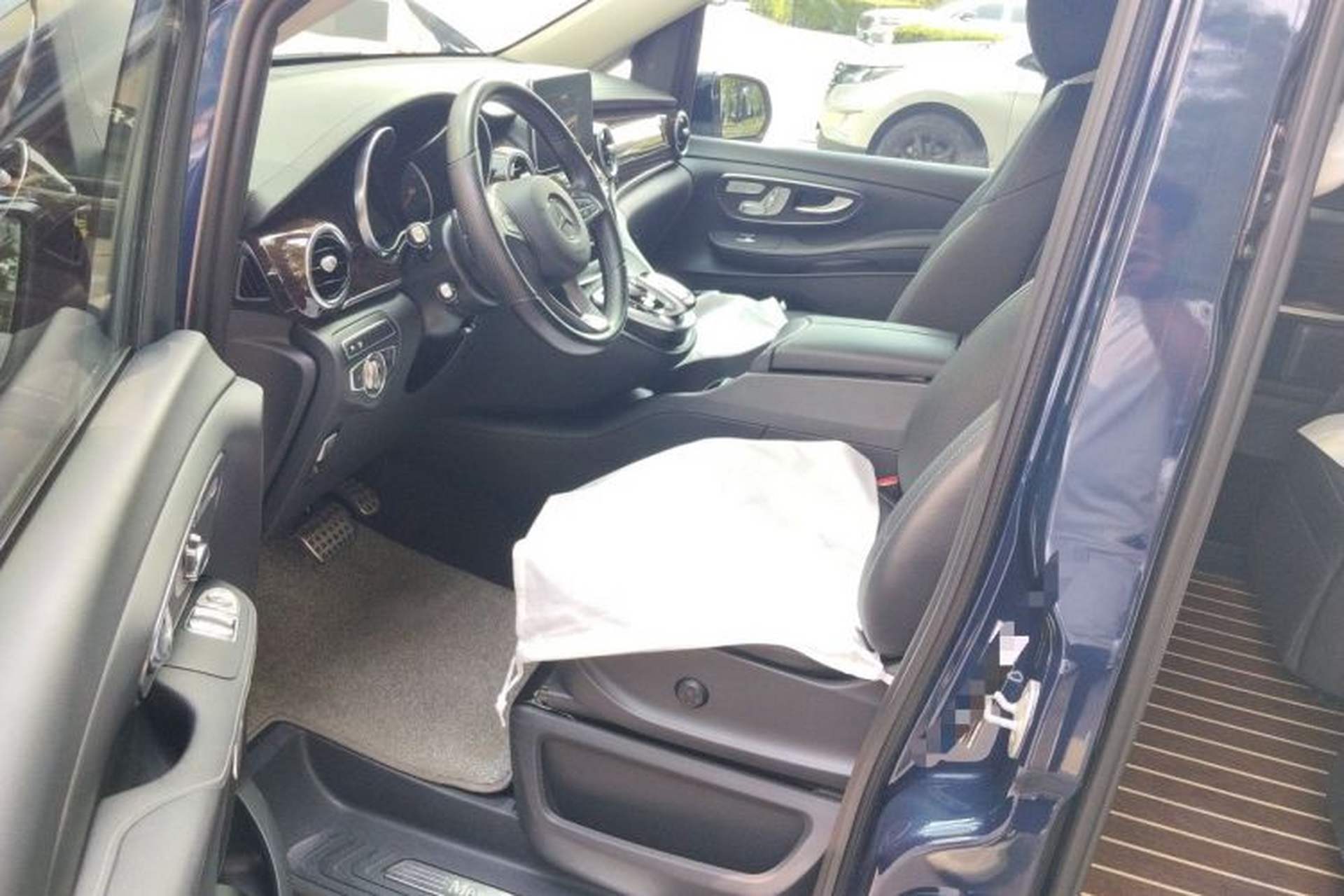 Used Mercedes-Benz V-Class 2017 V 260 L Prestige Extended Edition Driver Seat