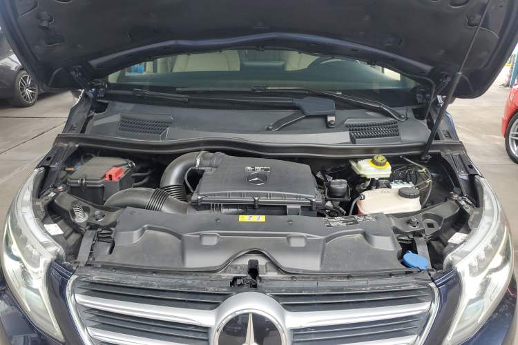Used Mercedes-Benz V-Class 2017 V 260 Prestige Edition Engine Bay