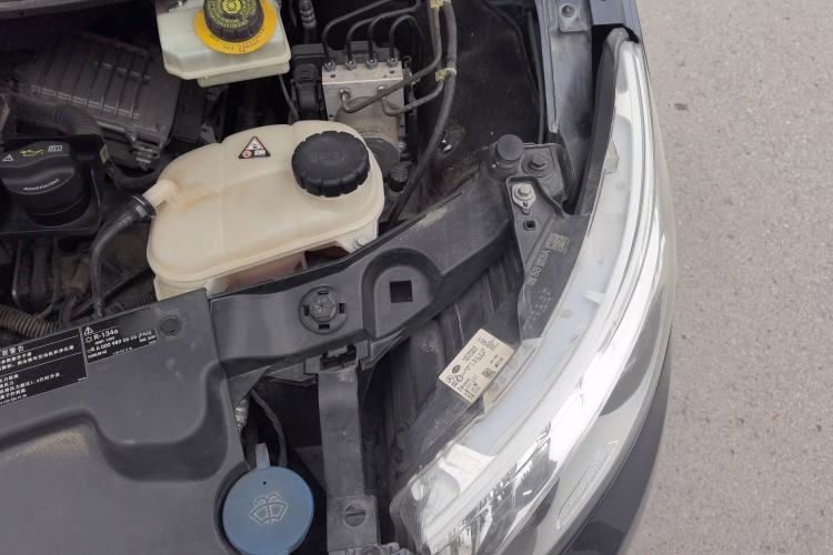 Used Mercedes-Benz V-Class 2017 V 260 L Prestige Edition Engine Bay Left