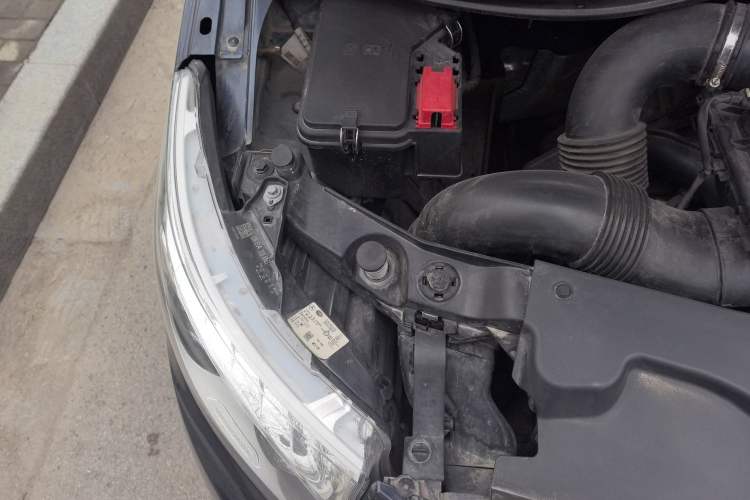 Used Mercedes-Benz V-Class 2017 V 260 L Prestige Edition Engine Bay Right