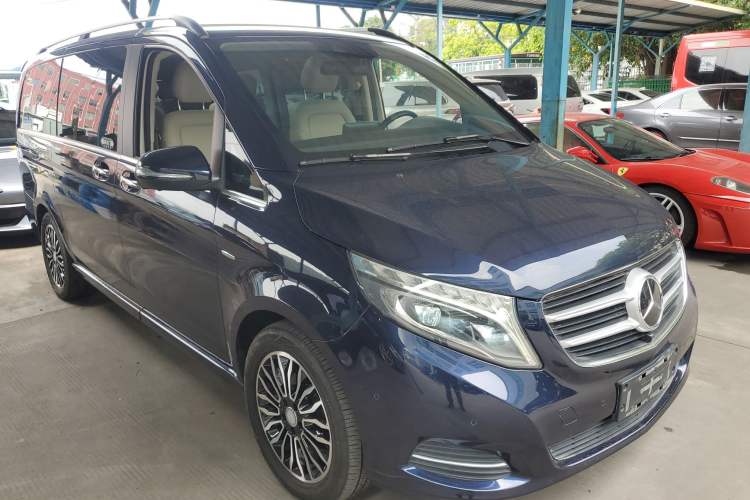 Used Mercedes-Benz V-Class 2017 V 260 Prestige Edition Exterior 1