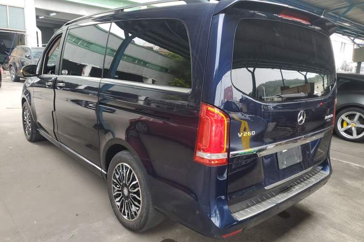 Used Mercedes-Benz V-Class 2017 V 260 Prestige Edition Exterior 2