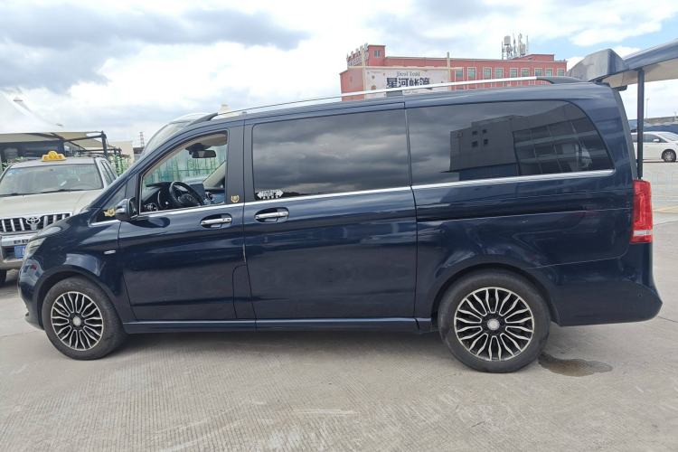 Used Mercedes-Benz V-Class 2017 V 260 Prestige Edition Exterior 3