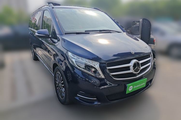 Used Mercedes-Benz V-Class 2017 V 260 L Prestige Extended Edition Front Right 45 Deg