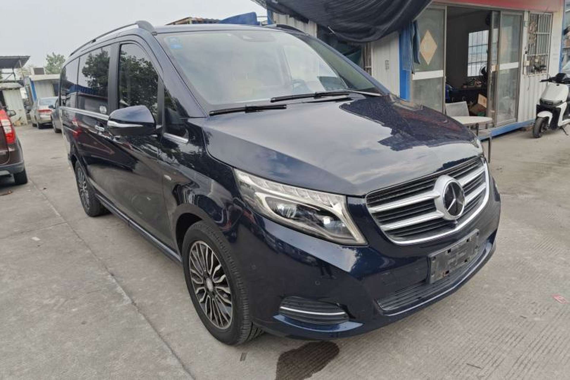 Used Mercedes-Benz V-Class 2017 V 260 Prestige Edition Front Right 45 Deg