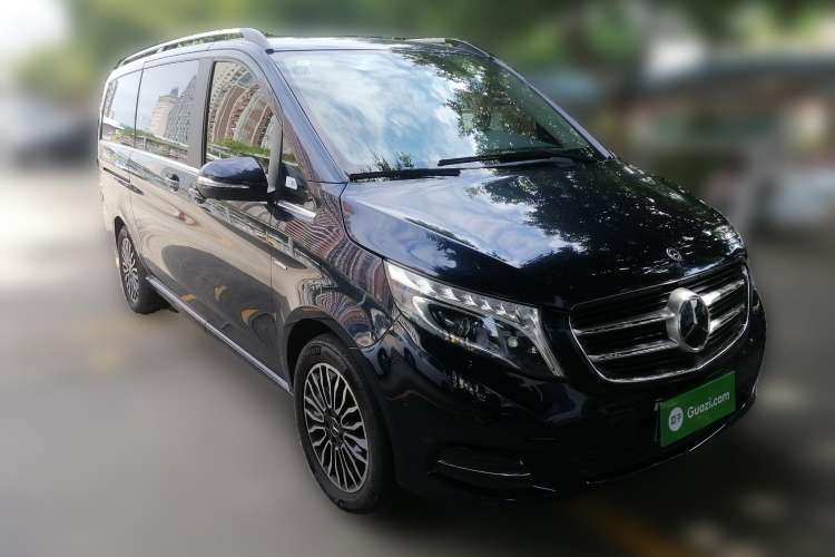 Used Mercedes-Benz V-Class 2017 V 260 Prestige Edition Front Right 45 Deg