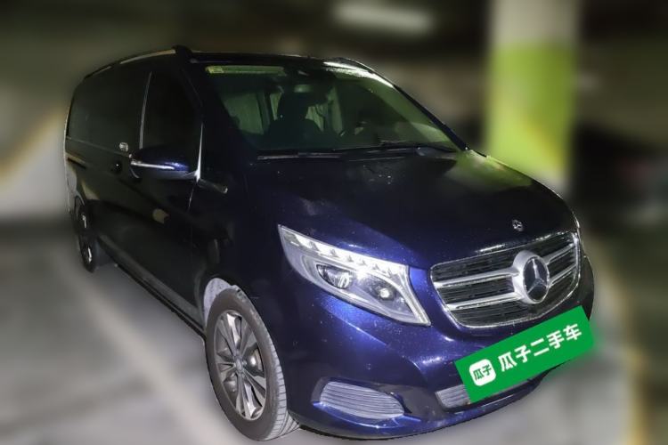 Used Mercedes-Benz V-Class 2017 V 260 Avantgarde Edition Front Right 45 Deg