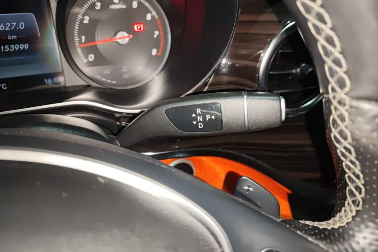 Used Mercedes-Benz V-Class 2017 V 260 Avantgarde Edition Gear Lever