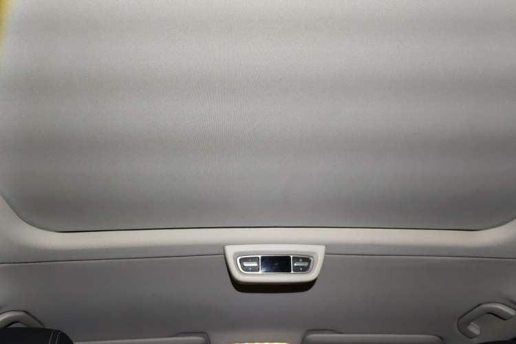 Used Mercedes-Benz V-Class 2017 V 260 Avantgarde Edition Headliner