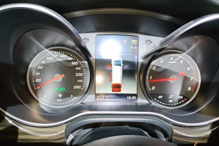 Used Mercedes-Benz V-Class 2017 V 260 Avantgarde Edition Instrument Cluster
