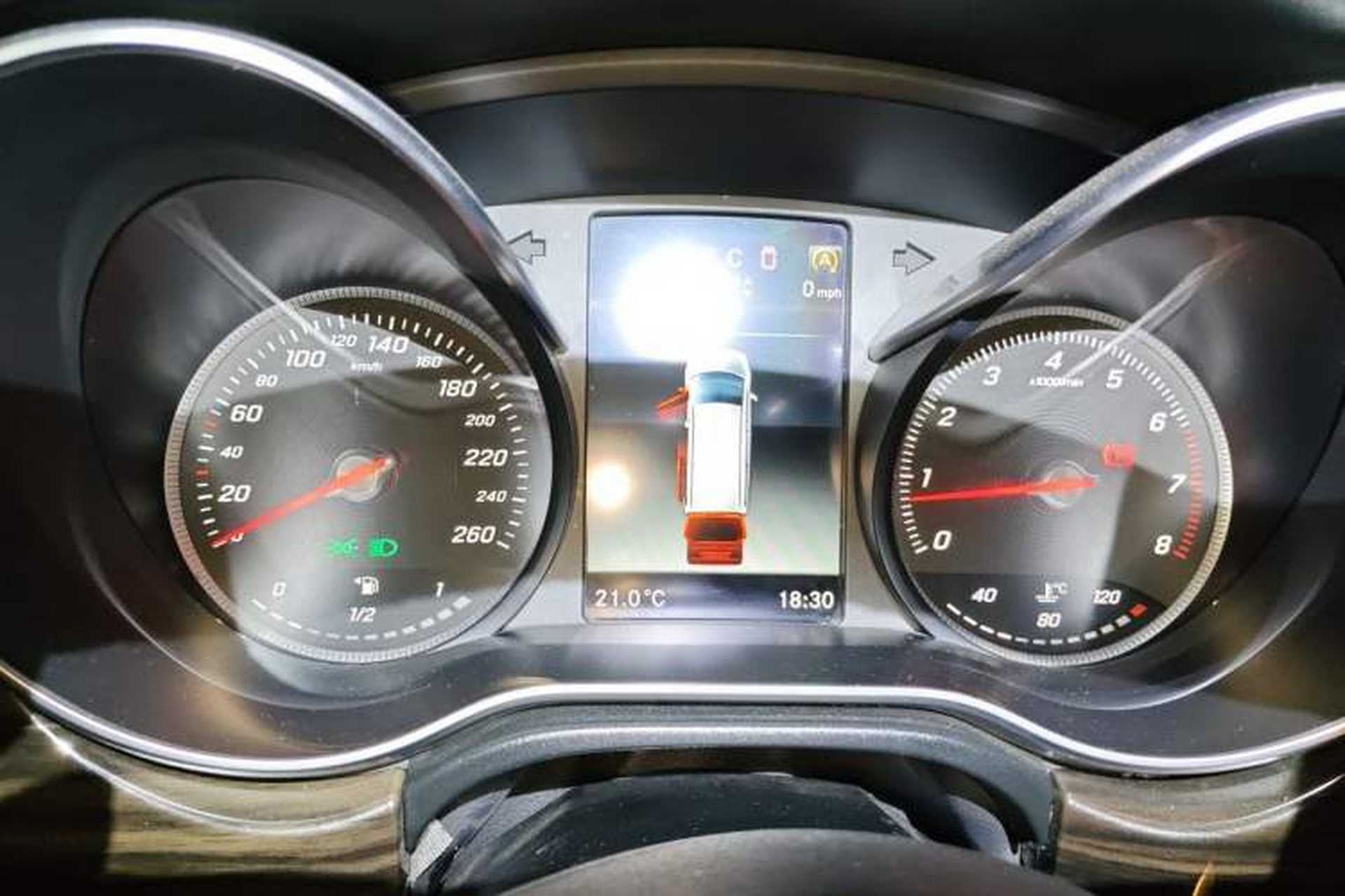 Used Mercedes-Benz V-Class 2017 V 260 Avantgarde Edition Instrument Cluster