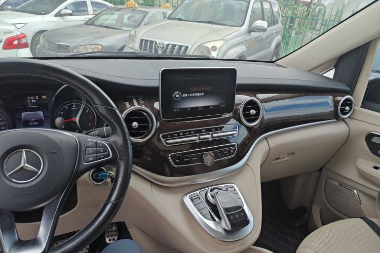 Used Mercedes-Benz V-Class 2017 V 260 Prestige Edition Interior 2