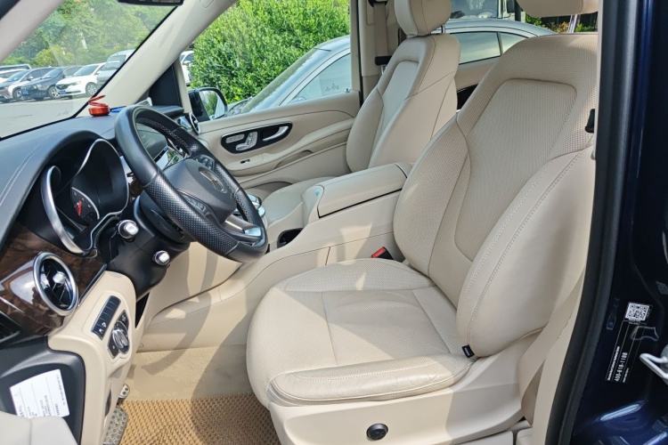 Used Mercedes-Benz V-Class 2017 V 260 L Prestige Extended Edition Left Front Seat