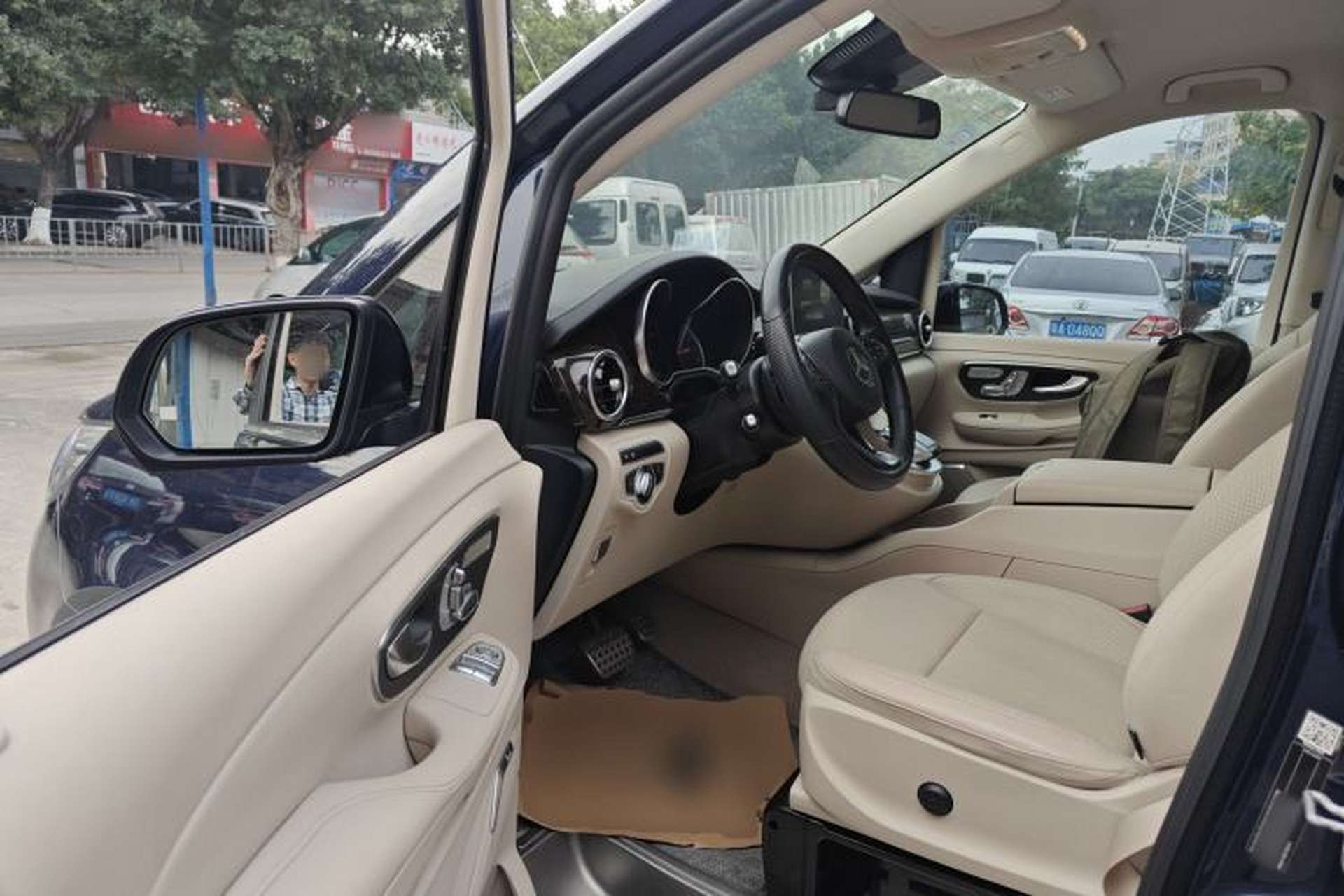 Used Mercedes-Benz V-Class 2017 V 260 Prestige Edition Left Front Seat