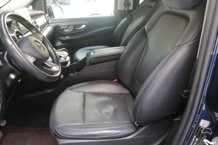 Used Mercedes-Benz V-Class 2017 V 260 Prestige Edition Left Front Seat
