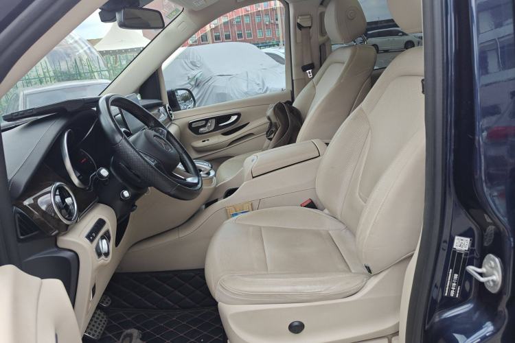 Used Mercedes-Benz V-Class 2017 V 260 Prestige Edition Left Front Seat