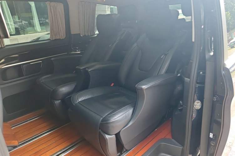Used Mercedes-Benz V-Class 2017 V 260 Prestige Edition Left Rear Seat