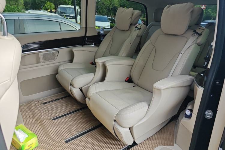 Used Mercedes-Benz V-Class 2017 V 260 L Prestige Extended Edition Left Rear Seat