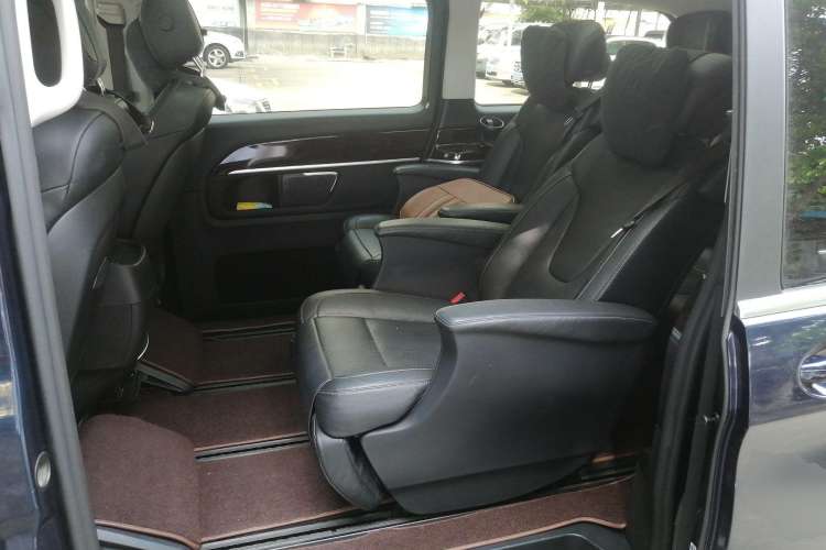 Used Mercedes-Benz V-Class 2017 V 260 Prestige Edition Left Rear Seat