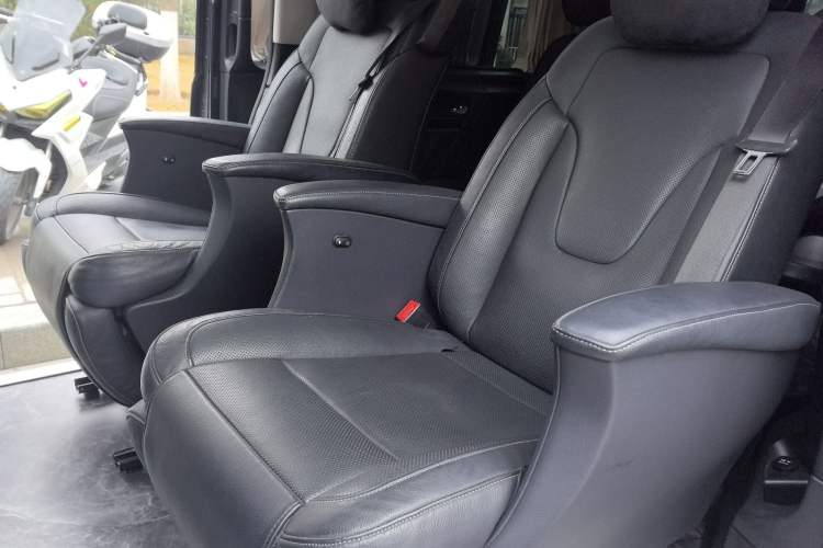 Used Mercedes-Benz V-Class 2017 V 260 L Prestige Edition Left Rear Seat