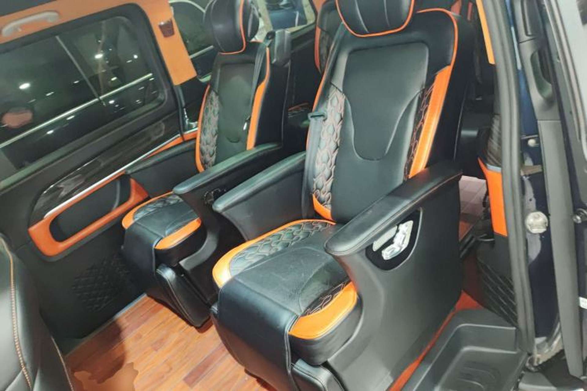 Used Mercedes-Benz V-Class 2017 V 260 Avantgarde Edition Left Rear Seat