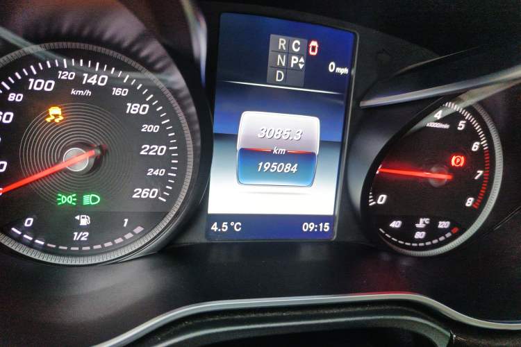 Used Mercedes-Benz V-Class 2017 V 260 L Prestige Extended Edition Odometer Close Up