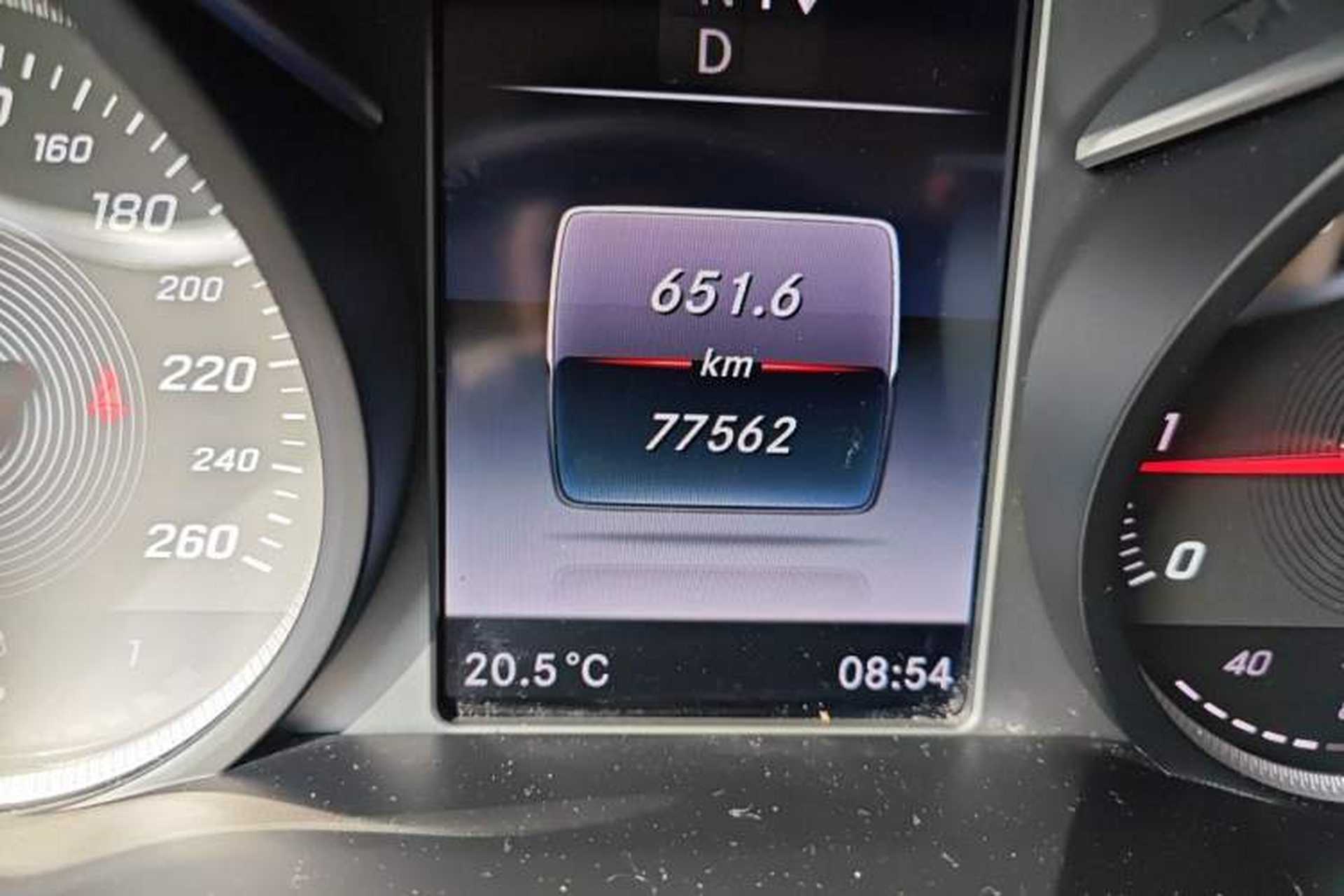 Used Mercedes-Benz V-Class 2017 V 260 L Prestige Extended Edition Odometer Close Up