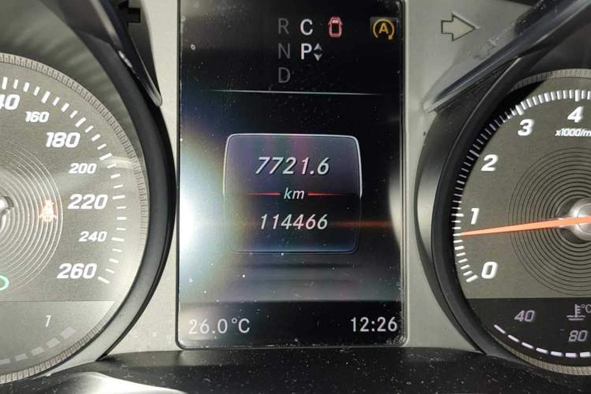 Used Mercedes-Benz V-Class 2017 V 260 Prestige Edition Odometer Close Up