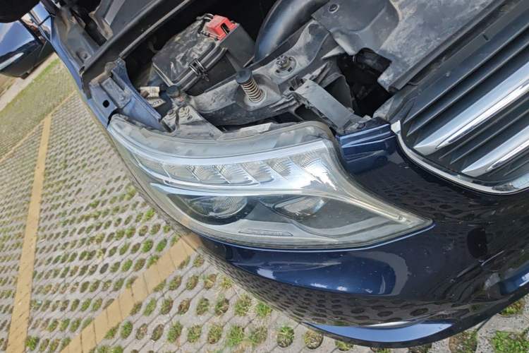 Used Mercedes-Benz V-Class 2017 V 260 Prestige Edition Right Front Headlight