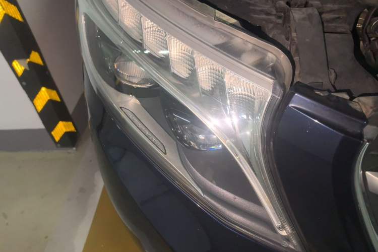Used Mercedes-Benz V-Class 2017 V 260 Prestige Edition Right Front Headlight