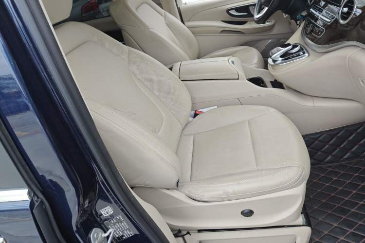 Used Mercedes-Benz V-Class 2017 V 260 Prestige Edition Right Front Seat