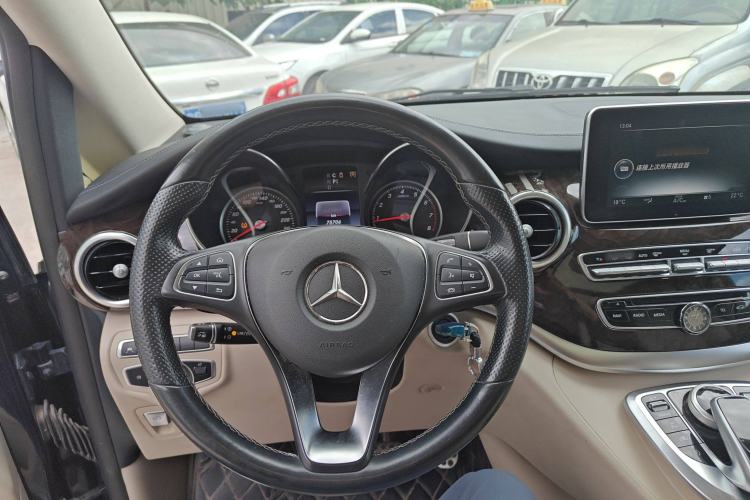 Used Mercedes-Benz V-Class 2017 V 260 Prestige Edition Steering Wheel