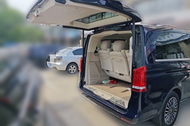 Used Mercedes-Benz V-Class 2017 V 260 L Prestige Extended Edition Trunk