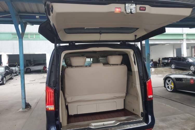Used Mercedes-Benz V-Class 2017 V 260 Prestige Edition Trunk