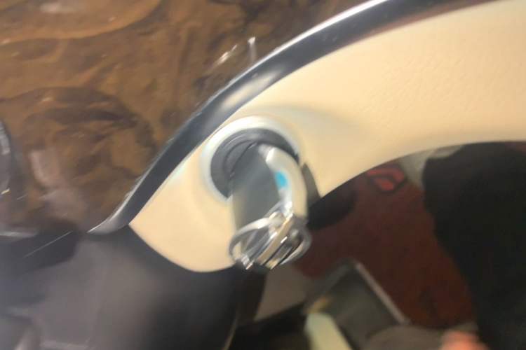 Used Mercedes-Benz V-Class 2017 V 260 Prestige Edition Vehicle Key