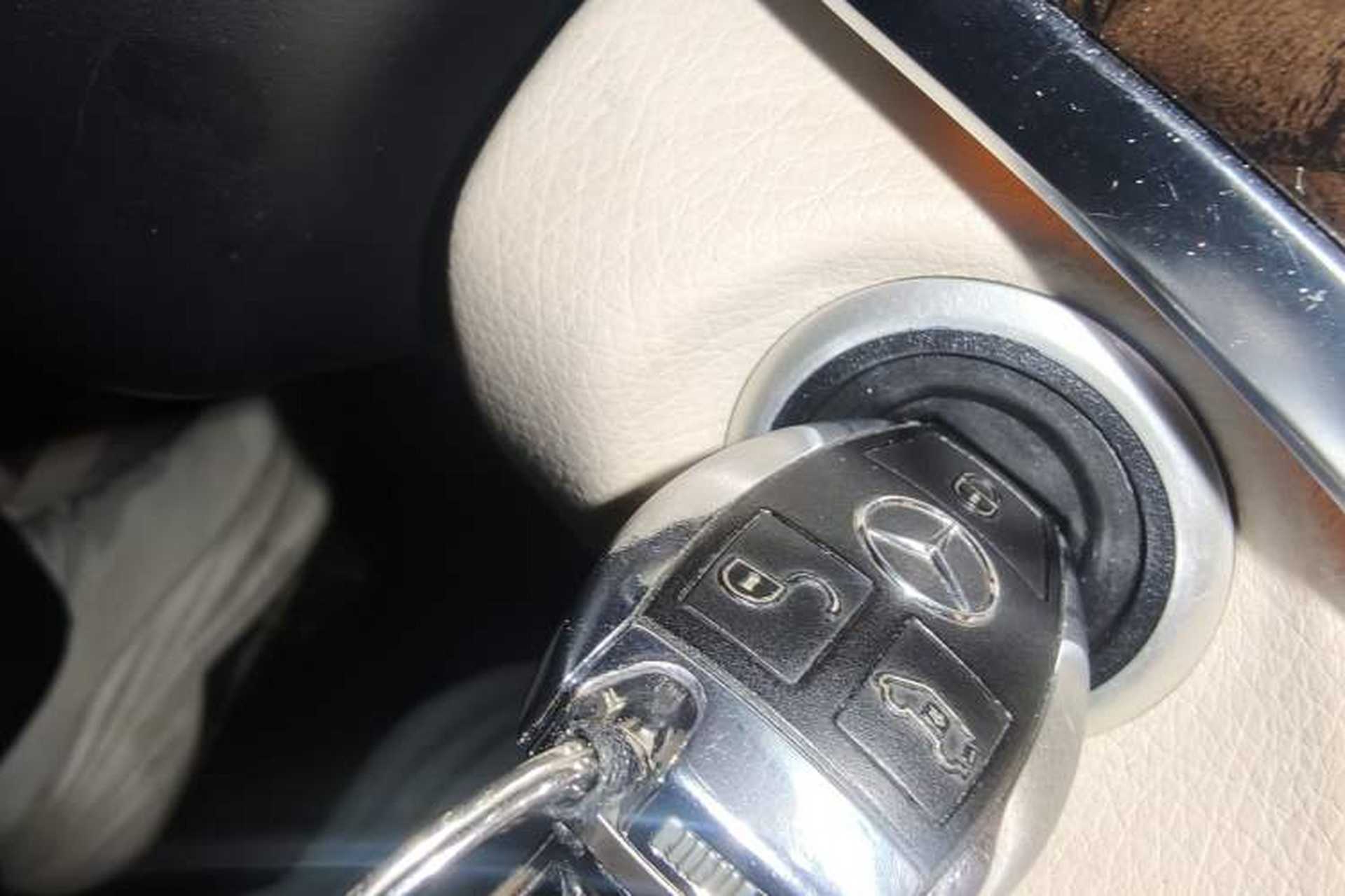 Used Mercedes-Benz V-Class 2017 V 260 Prestige Edition Vehicle Key