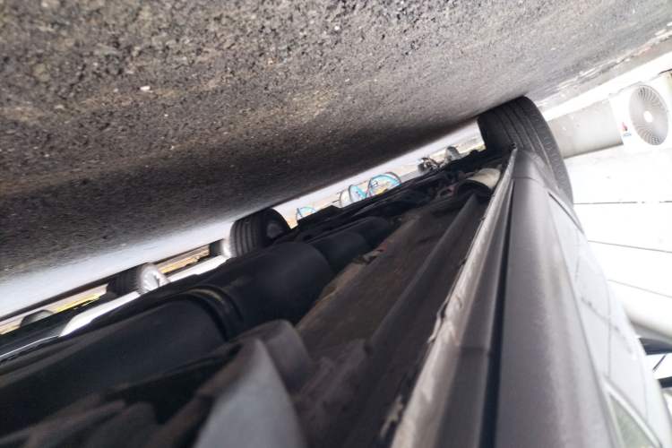 Used Mercedes-Benz V-Class 2017 V 260 Avantgarde Edition Chassis Rear Left