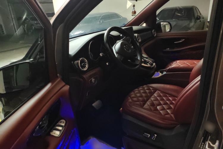 Used Mercedes-Benz V-Class 2017 V 260 Avantgarde Edition Driver Seat