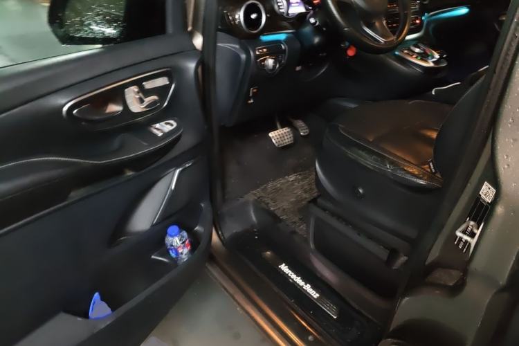 Used Mercedes-Benz V-Class 2017 V 260 L Prestige Extended Edition Driver Seat