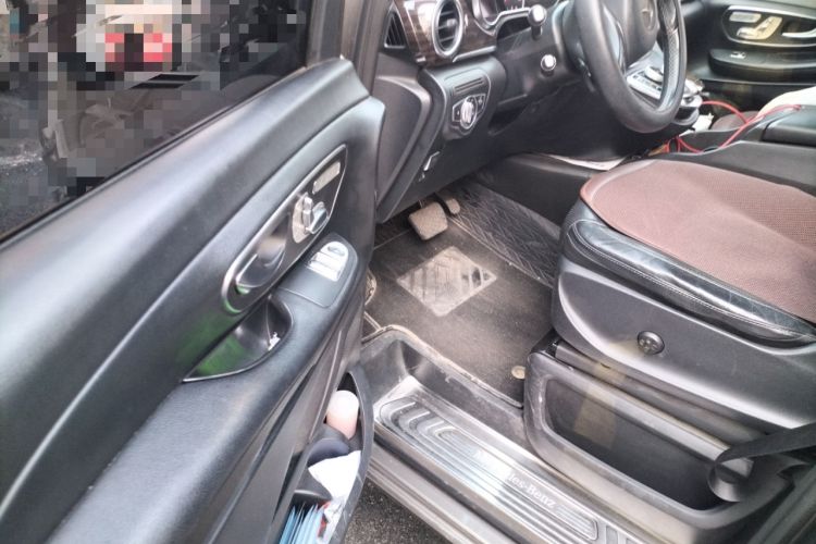 Used Mercedes-Benz V-Class 2017 V 260 Avantgarde Edition Driver Seat