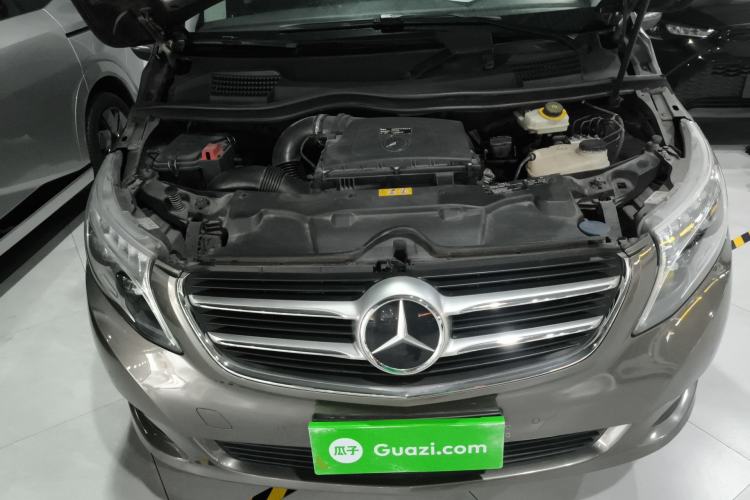 Used Mercedes-Benz V-Class 2017 V 260 Avantgarde Edition Engine Bay