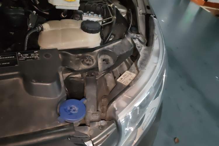 Used Mercedes-Benz V-Class 2017 V 260 L Prestige Extended Edition Engine Bay Left