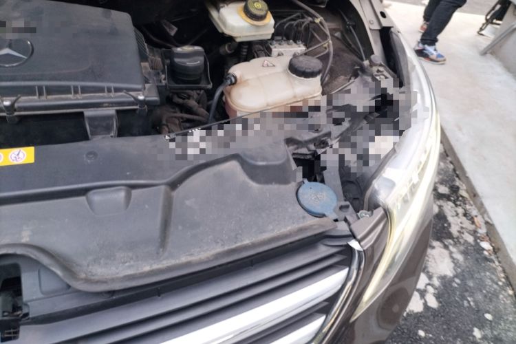 Used Mercedes-Benz V-Class 2017 V 260 Avantgarde Edition Engine Bay Left
