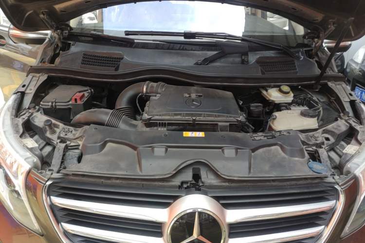 Used Mercedes-Benz V-Class 2017 V 260 L Prestige Extended Edition Engine Bay