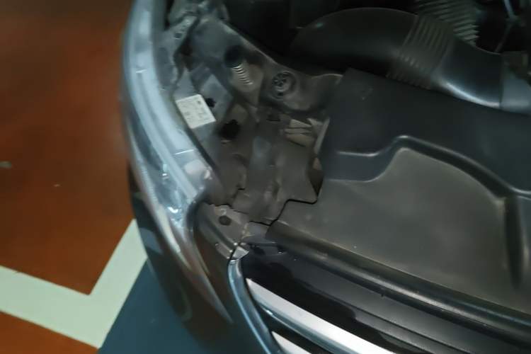 Used Mercedes-Benz V-Class 2017 V 260 L Prestige Extended Edition Engine Bay Right