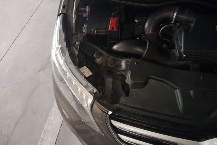 Used Mercedes-Benz V-Class 2017 V 260 L Prestige Extended Edition Engine Bay Right