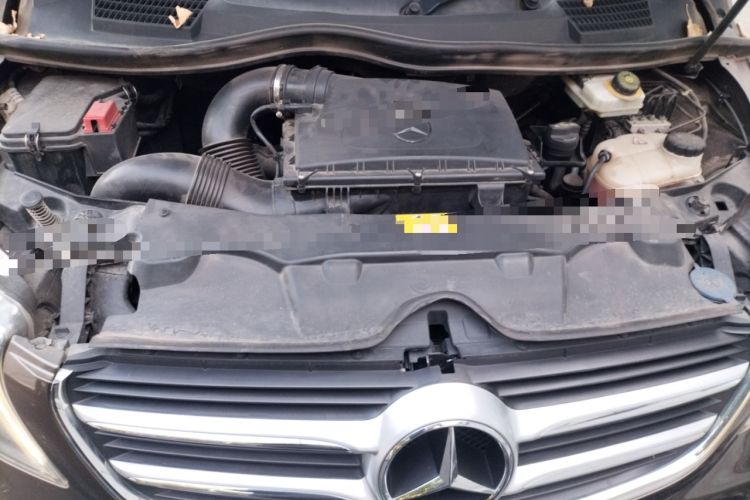 Used Mercedes-Benz V-Class 2017 V 260 Avantgarde Edition Engine Bay