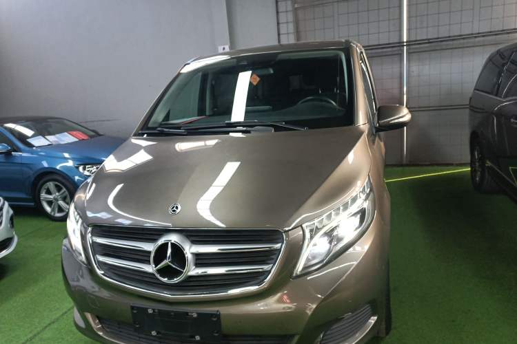 Used Mercedes-Benz V-Class 2017 V 260 Avantgarde Edition Exterior 1