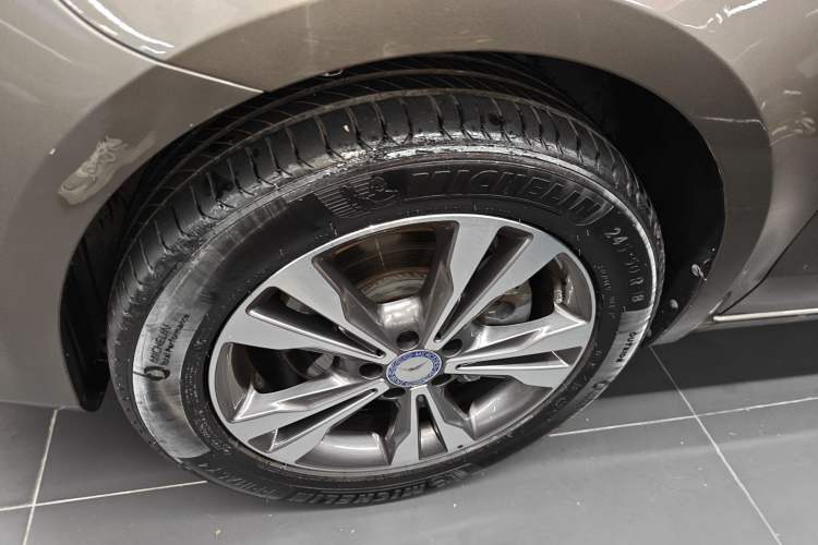 Used Mercedes-Benz V-Class 2017 V 260 Avantgarde Edition Exterior 4